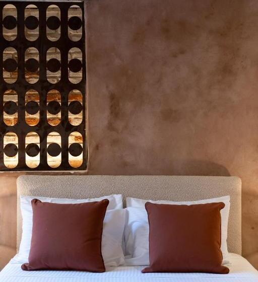 Люкс, Qualia Slowlife Suites