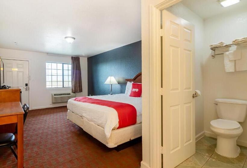 스탠다드 룸 킹사이즈 침대, OYO Hotel Pearsall I-35 East