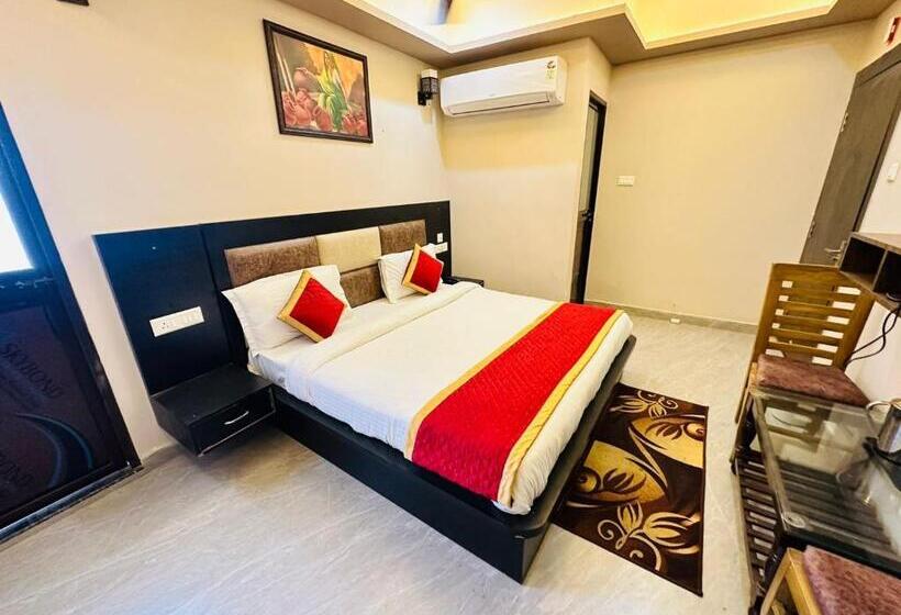 豪华房间, Psr Prem Shobha Residency ! Varanasi   Fully Air Conditioned Hotel At Prime Location With Off Site P