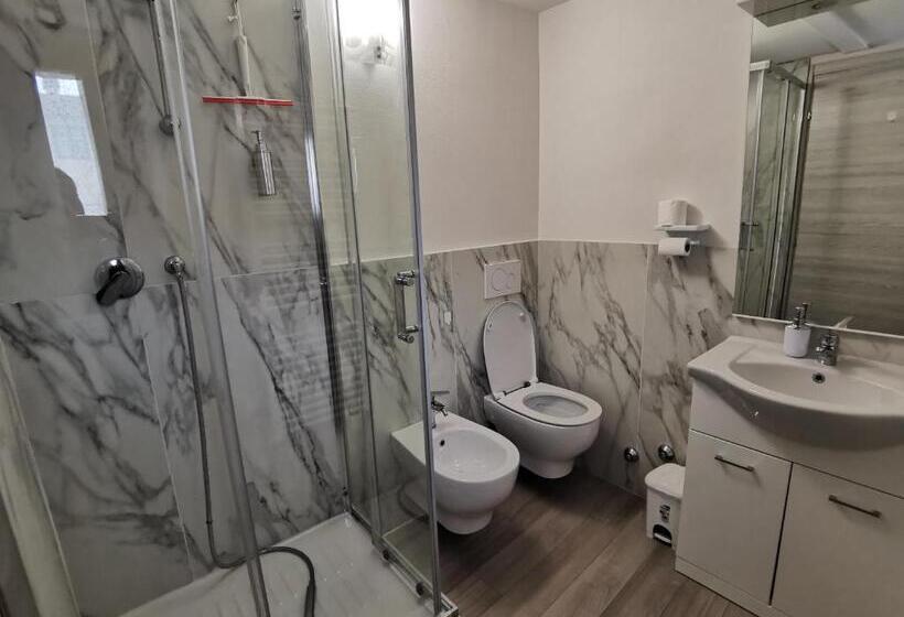 带共用浴室的标准房间, La Piazzetta   Affittacamere