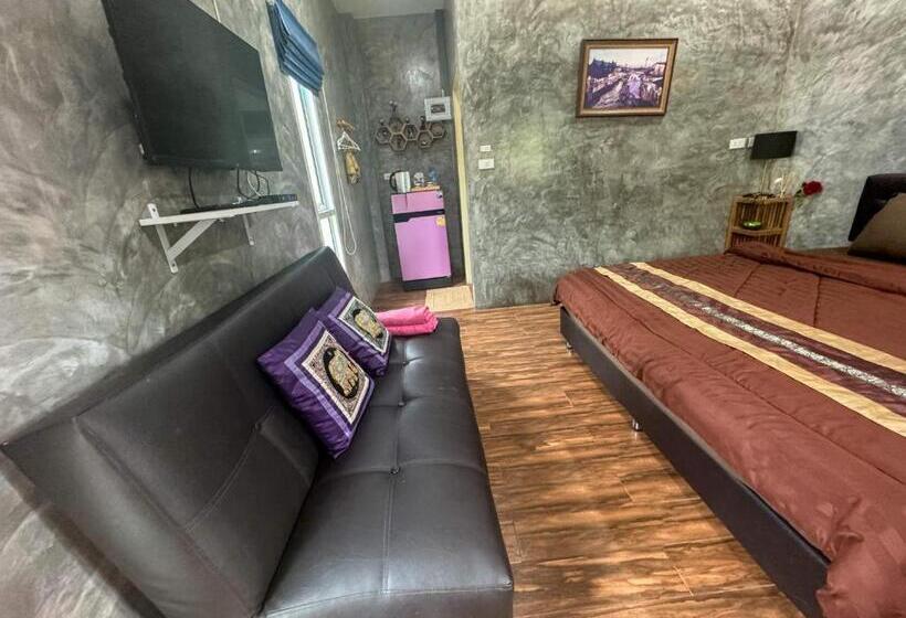 디럭스 룸, Toraneethai Homestay Amphawa