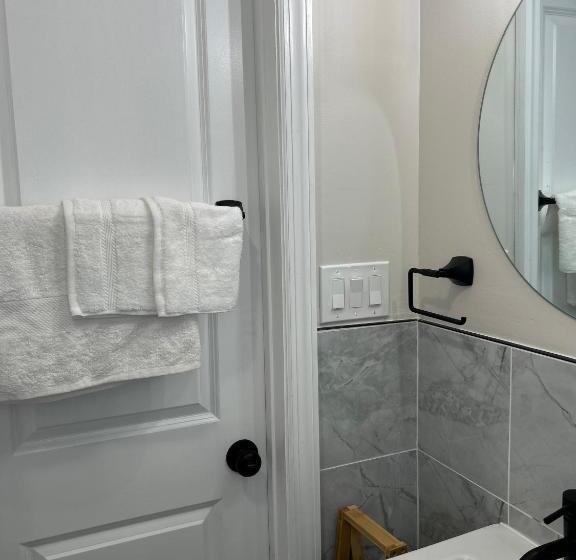 Номер Стандарт Совместная Ванная, Cozy Multi Level House Private Level A, Irvington Nj
