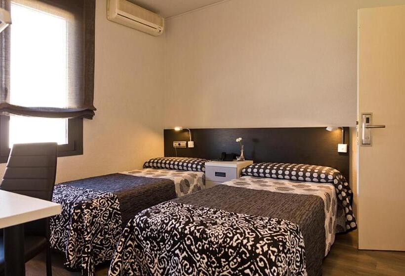 Номер Стандарт, Hostal Plaza