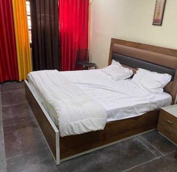 스탠다드 룸, Goroomgo Tapovan Residency Haridwar   Excellent Service Recommended