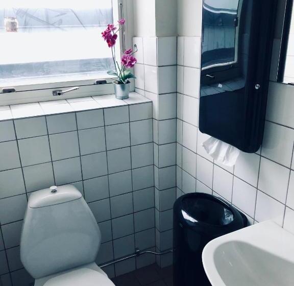 Семейный Номер Совместный Санузел, Multi Challenge Hostel