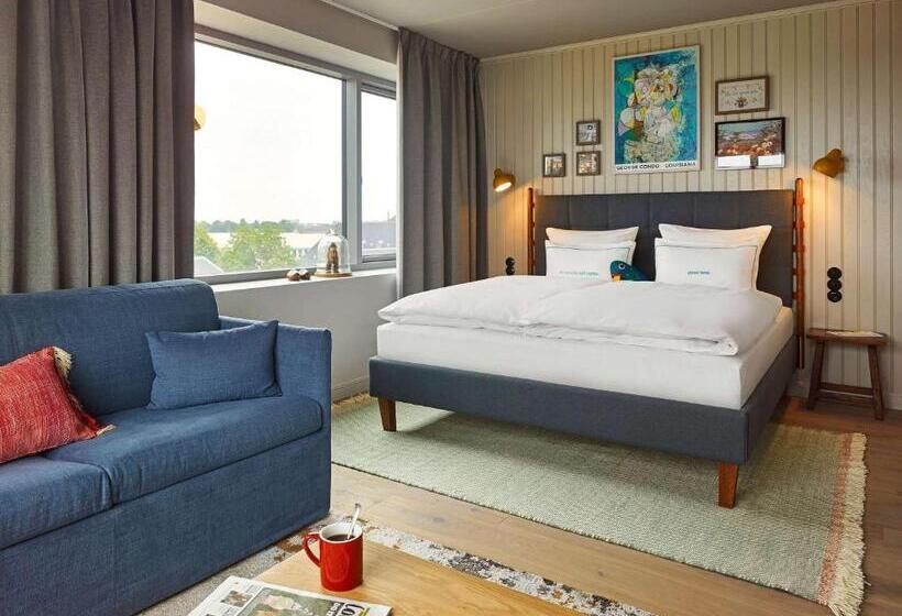 اتاق لوکس با تخت بزرگ, 25hours Hotel Paper Island