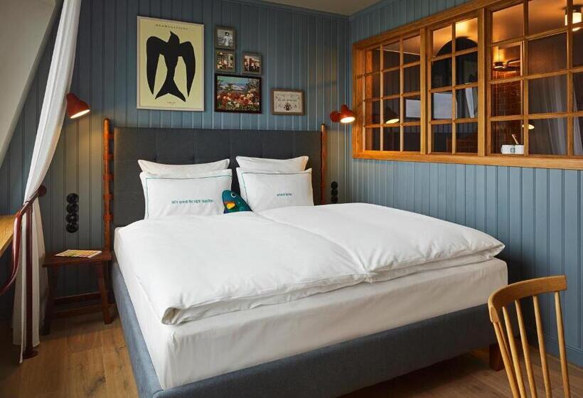 اتاق سوپریور با تخت بزرگ, 25hours Hotel Paper Island