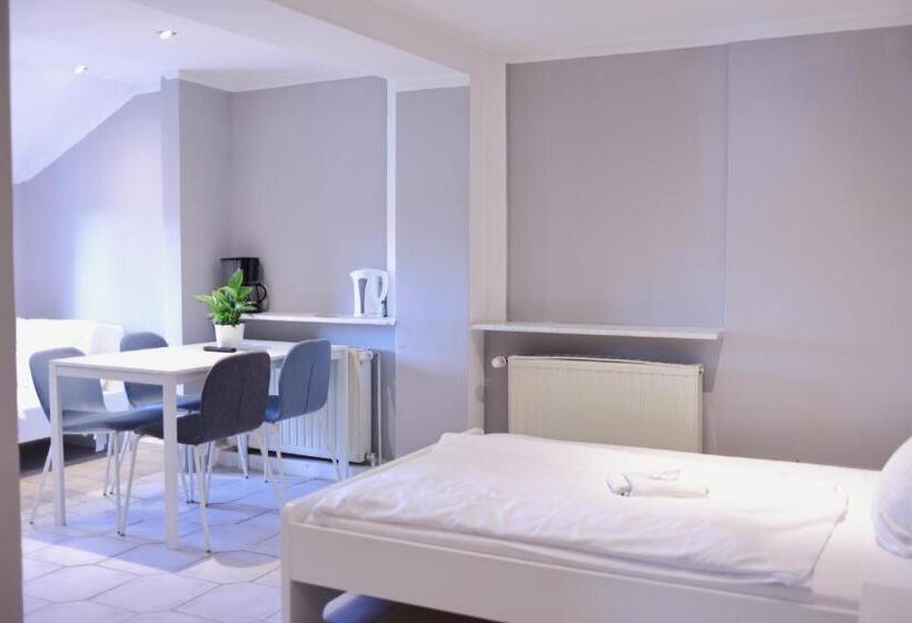 Четырехместный Номер Стандарт, Mythos Hotel Oranienburg