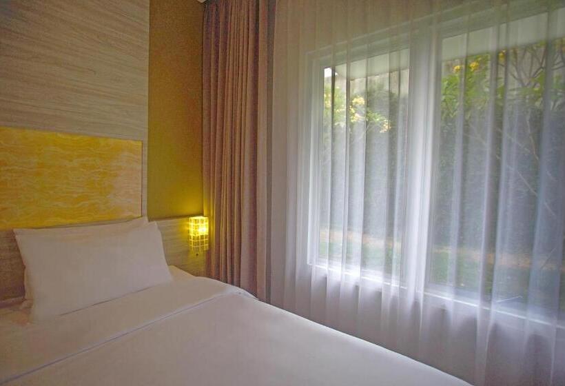 Номер Superior, Akshaya Hotel Karawang
