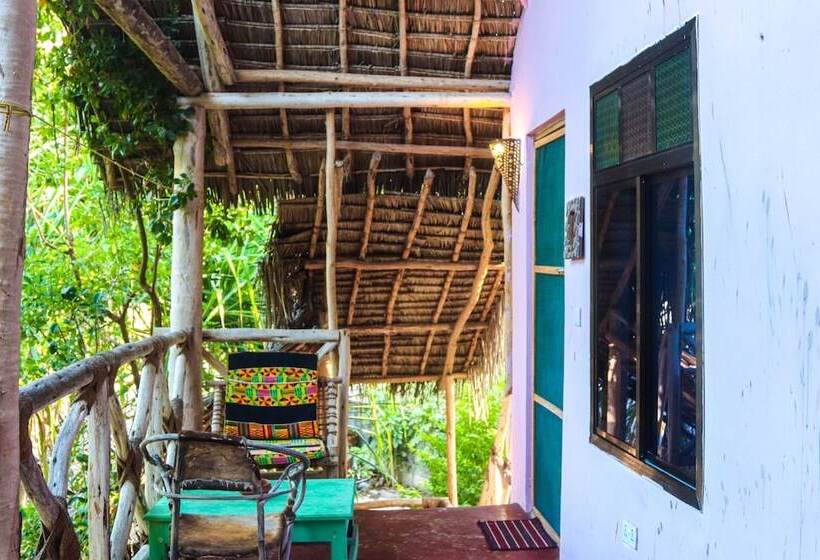 اتاق استاندارد با چشم‌انداز باغ, Sagando Bungalows