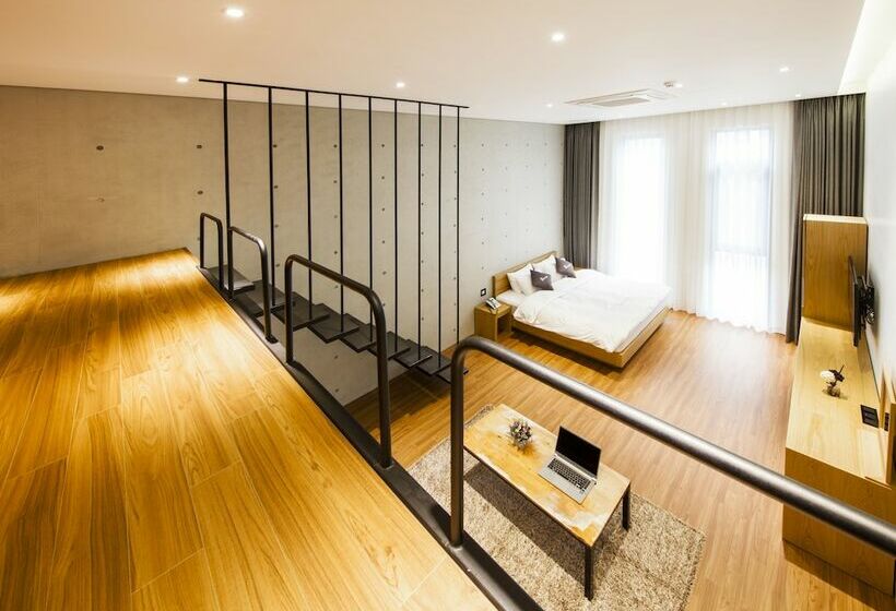 Номер Deluxe, Schweizer Dorf Cheonan