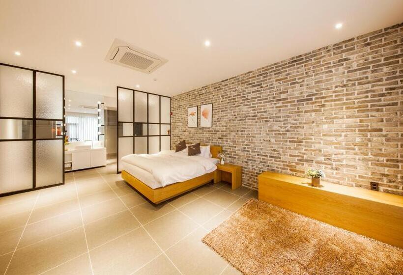 Номер Стандарт, Schweizer Dorf Cheonan