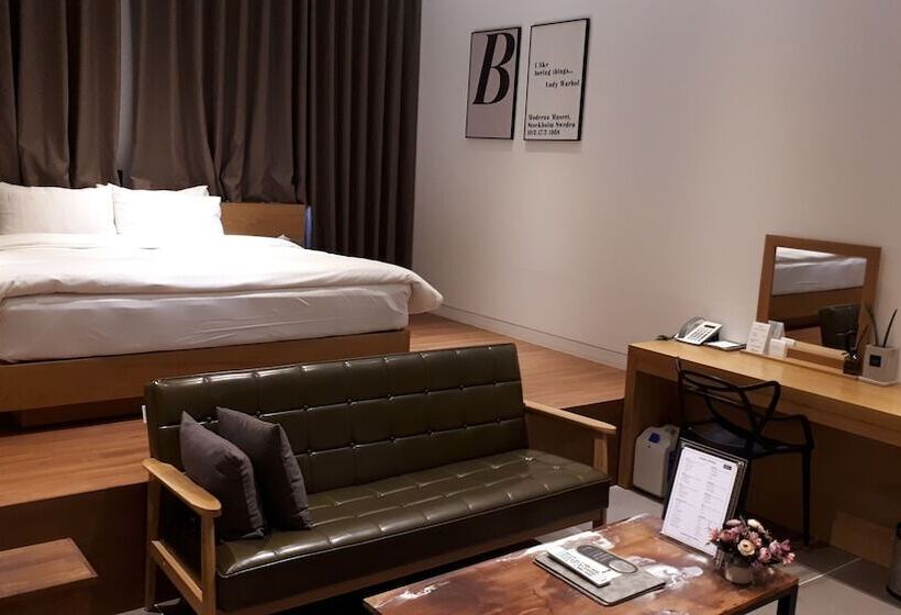 Номер Deluxe, Schweizer Dorf Cheonan
