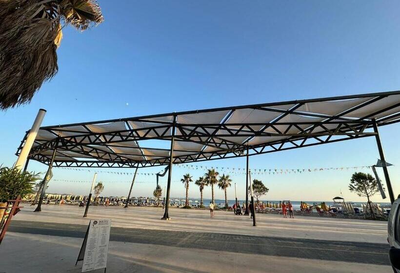 חדר סטנדרט, Harper Durres