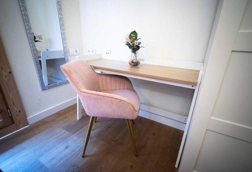 اتاق استاندارد با سرویس بهداشتی مشترک, Barcelona City Center Private Rooms