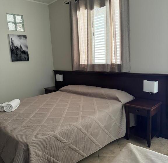 اتاق استاندارد سه نفره, Freya Rooms