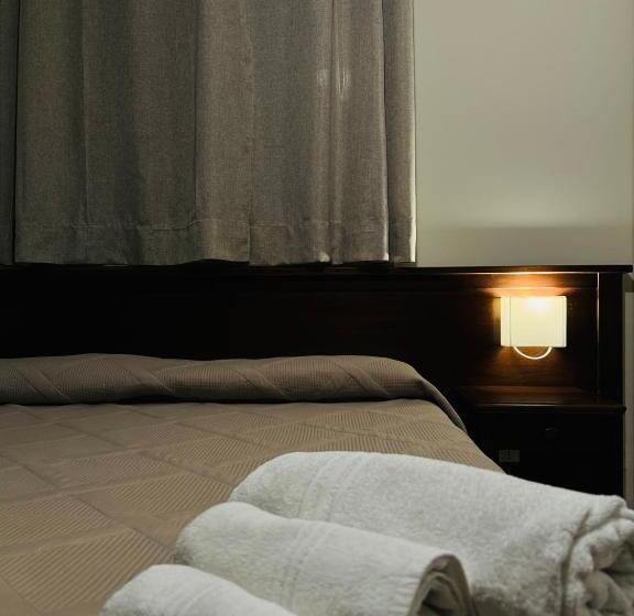 اتاق استاندارد سه نفره, Freya Rooms