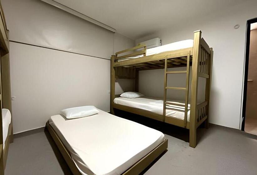 디럭스 스튜디오, Gl Hostal Habitacion Familiar