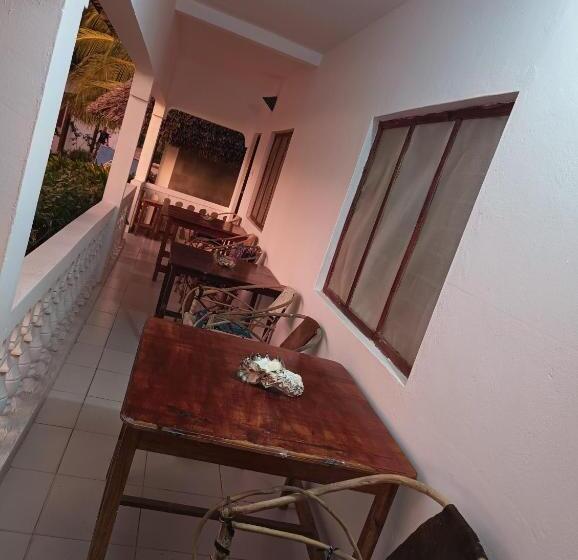 Triple Room Sea View, Zanzi Beach