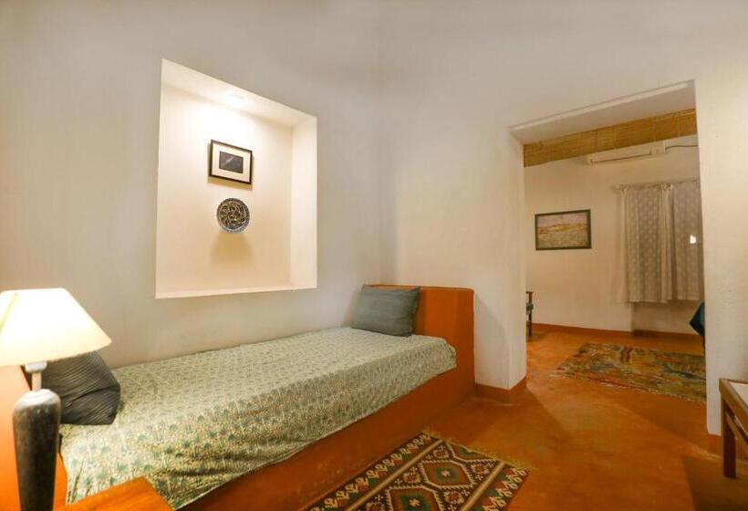 Номер Стандарт Трехместный, Caju Grove   The Big Yellow Goan House