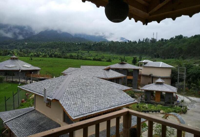 디럭스 룸, Osho Himalayas Meditation Resort