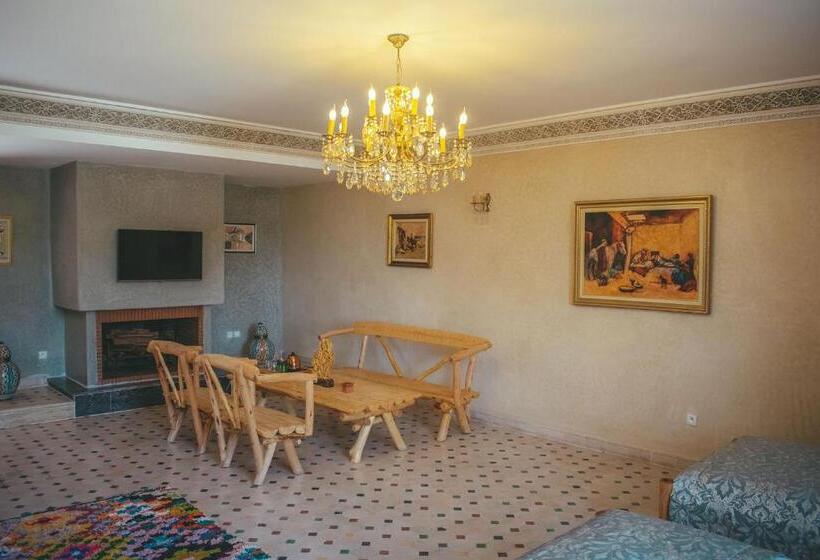 Family Suite, Diar Illi