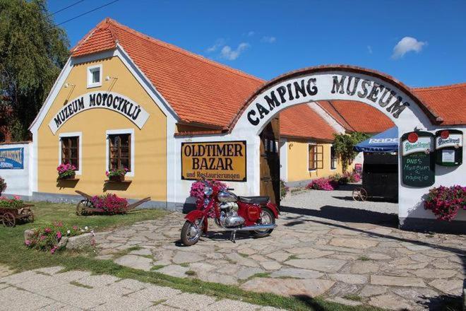 Хижина, Muzeum Lesná:penzion A Camping