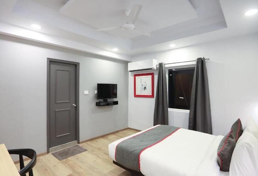 Номер Стандарт, Super Oyo Townhouse 143 Hotel Royal Garden Park Street Mullick Bazar Crossing