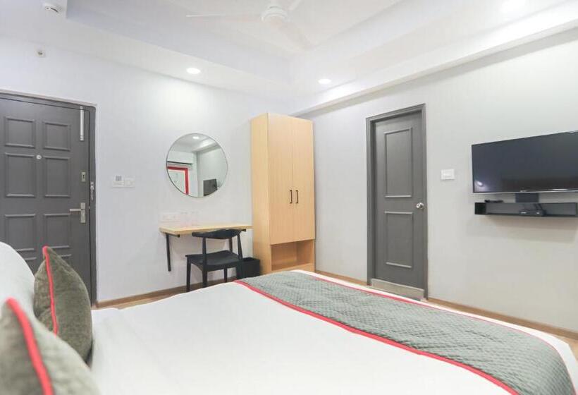 Номер Стандарт, Super Oyo Townhouse 143 Hotel Royal Garden Park Street Mullick Bazar Crossing