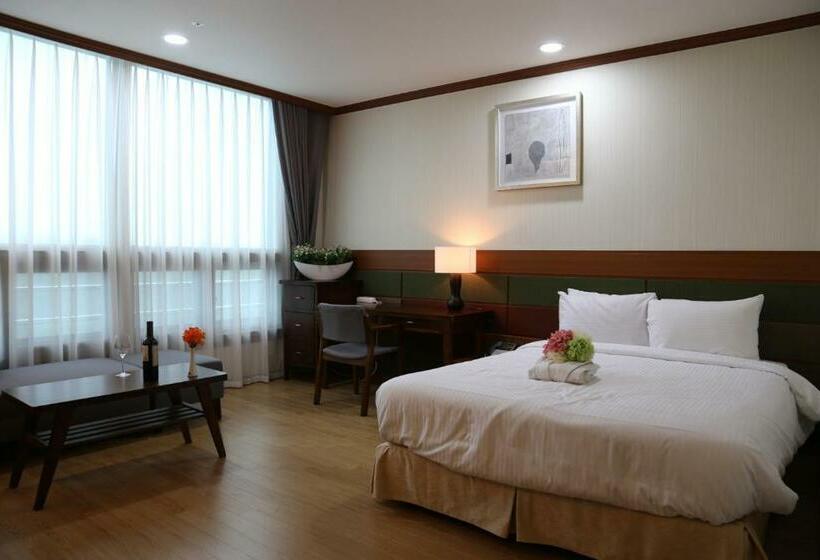 Номер Deluxe, Sacheon Grand Tourist