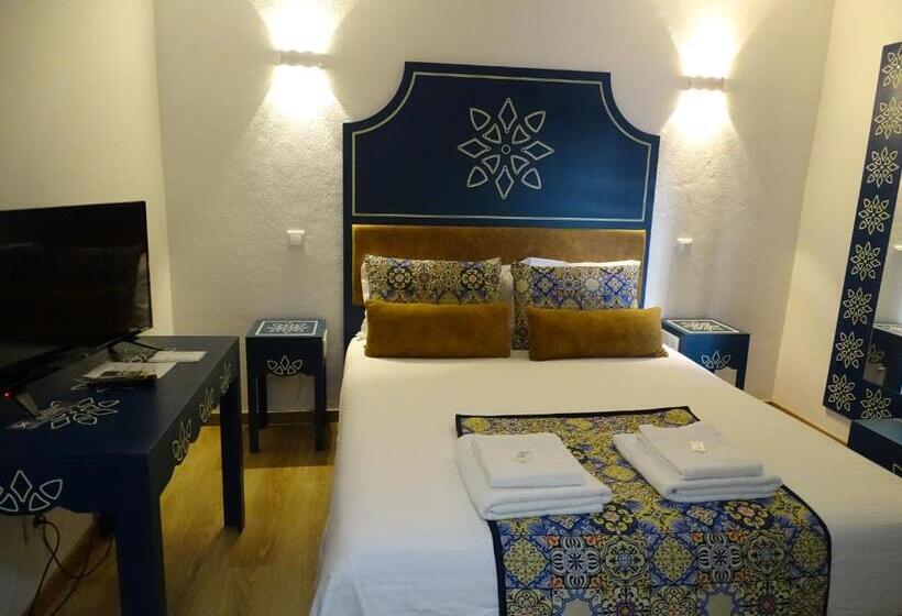 Номер Стандарт Вид на Бассейн, Casazul M&b