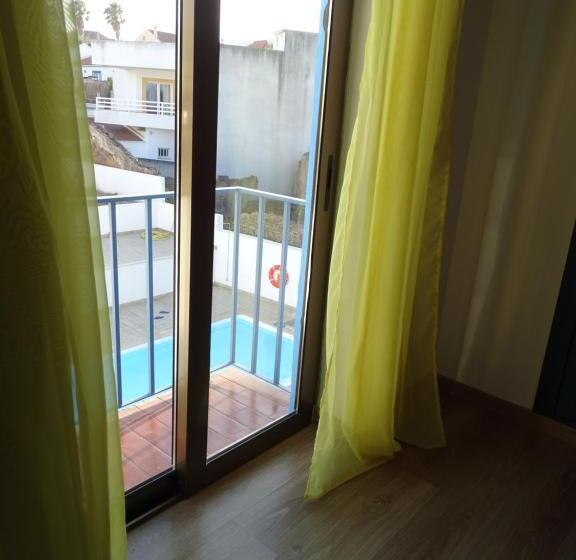 Номер Стандарт Вид на Бассейн, Casazul M&b