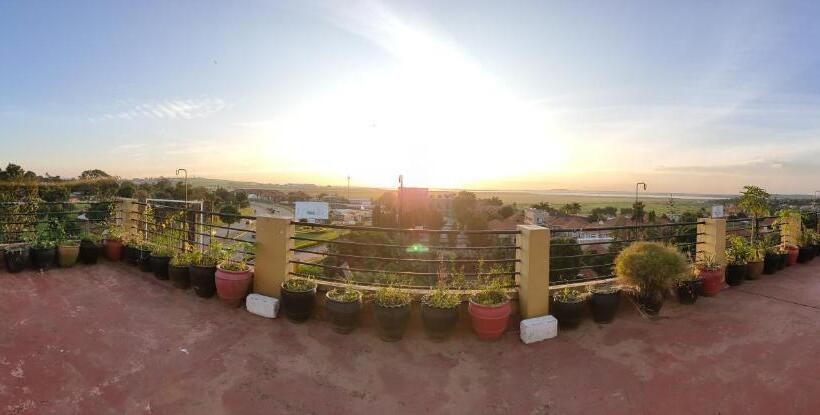 اتاق سوپریور یک تخته, Pulickal Airport