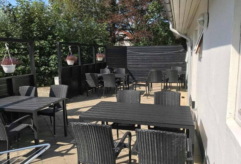 Номер Стандарт с Террасой, Lønstrup Egelunds Motel