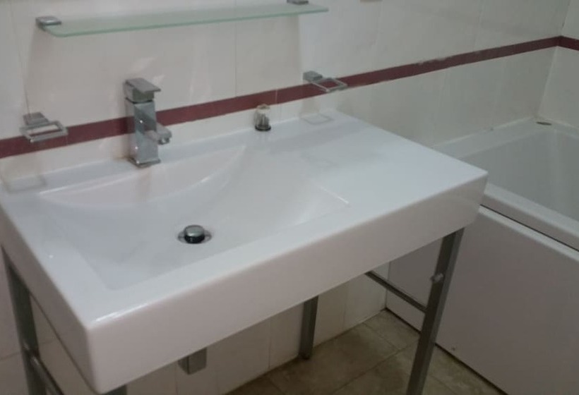 Апартаменты 3 Спальни, Dream Court Apartment