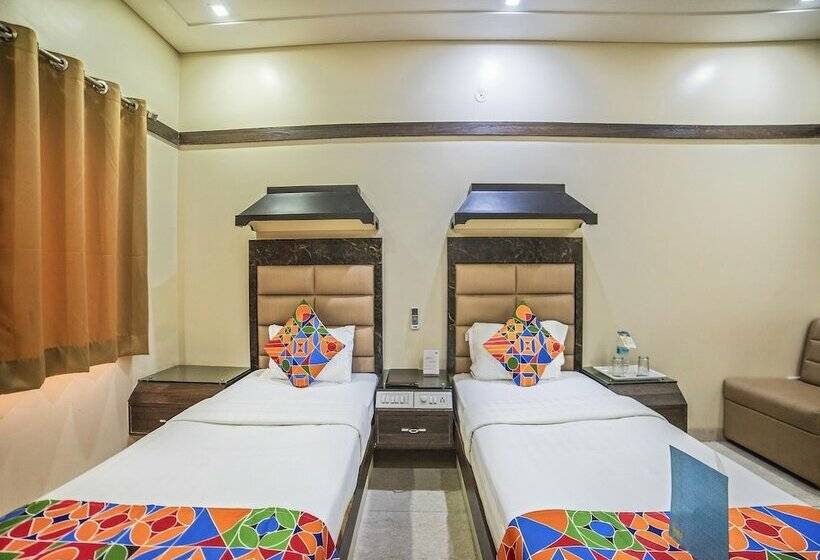Номер Deluxe, Fabhotel Santoor Geeta Bhawan Square