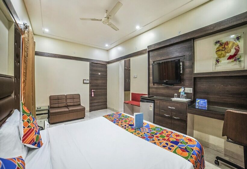 Номер Deluxe, Fabhotel Santoor Geeta Bhawan Square
