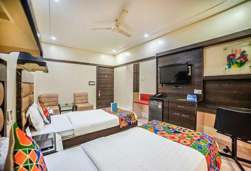 Номер Deluxe, Fabhotel Santoor Geeta Bhawan Square