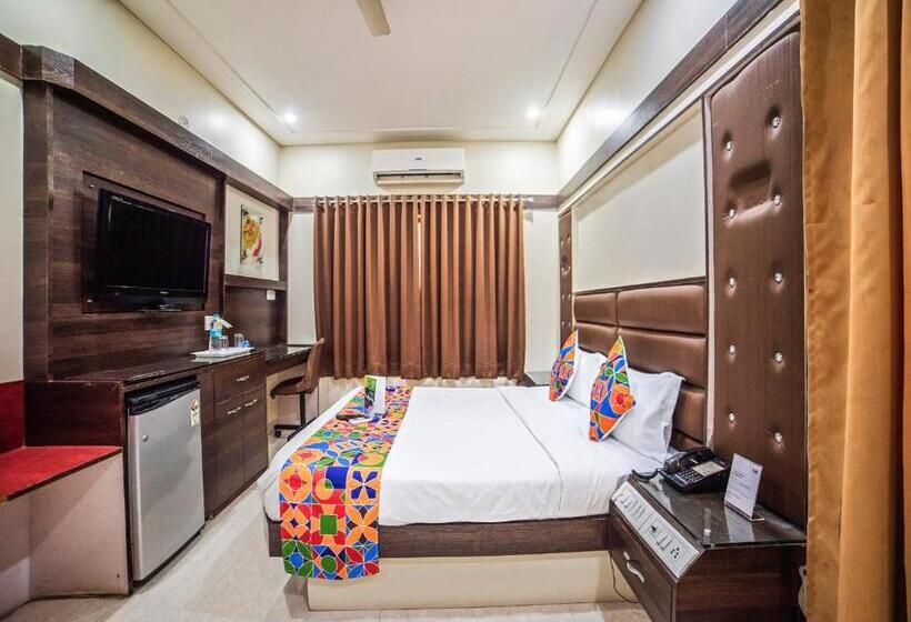 Трехместный Президентский, Fabhotel Santoor Geeta Bhawan Square
