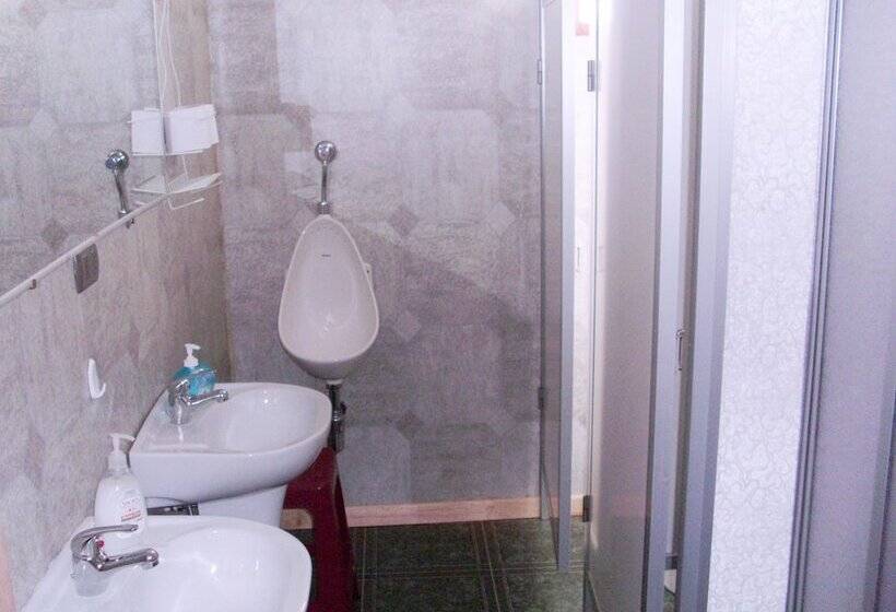 Номер Стандарт Трехместный, Hostal Chancerel