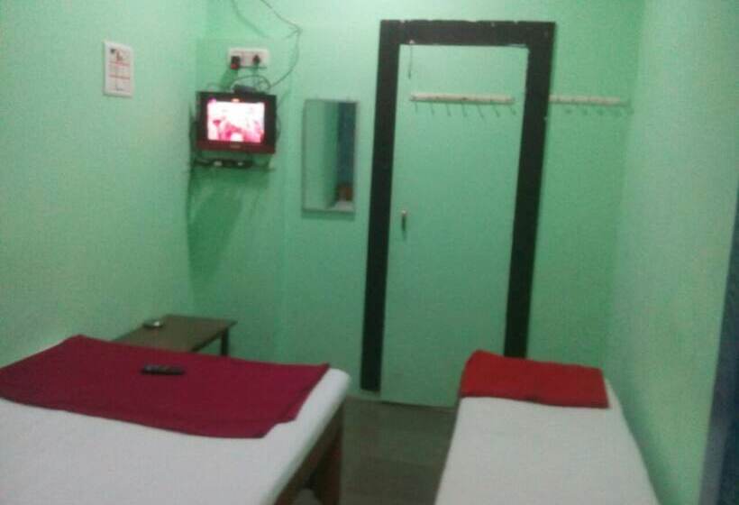 غرفة ديلوكس, Central Guest House