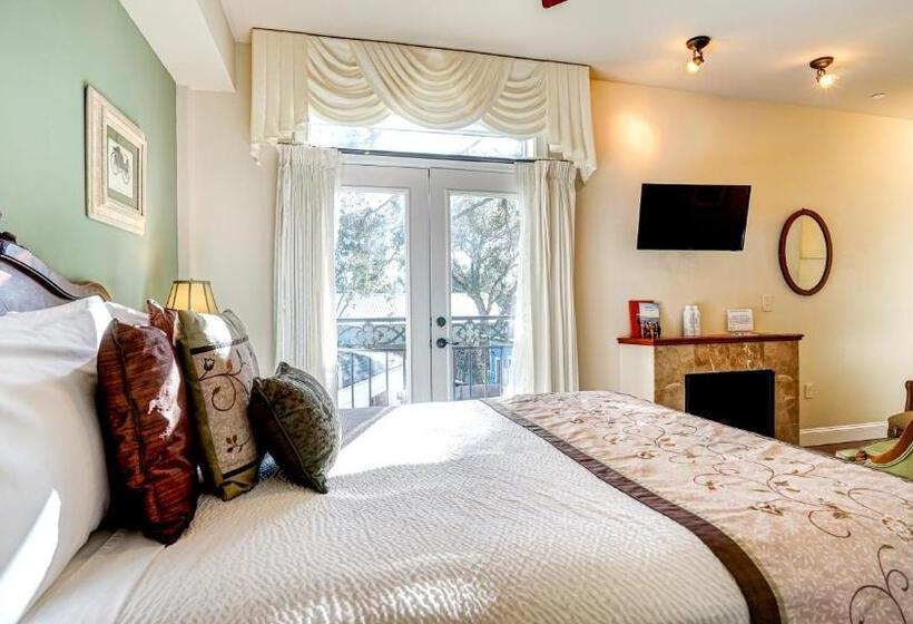 Люкс Повышенной Комфортности, The River Belle Inn