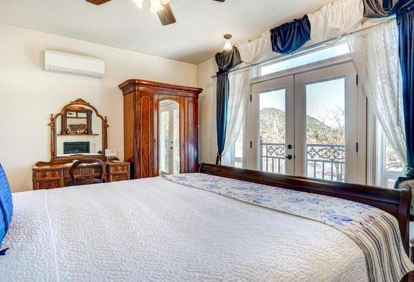 סוויטה עם מרפסת, The River Belle Inn