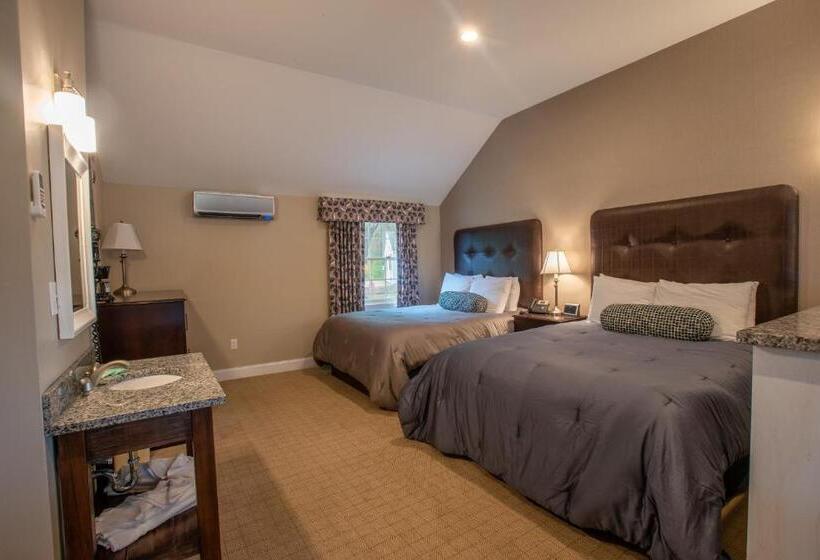 Люкс, New England Inn & Lodge