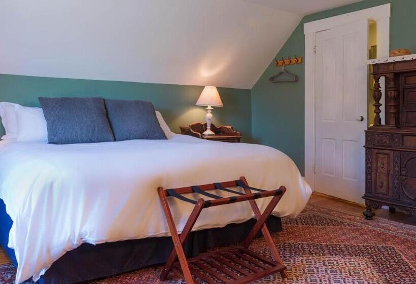 스탠다드 룸 킹사이즈 침대, Woodbridge Inn Bed & Breakfast