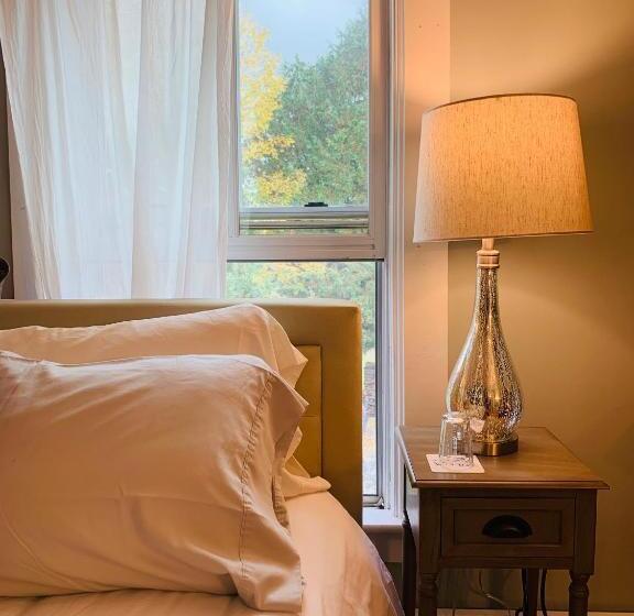 Номер Deluxe Кровать Кинг, Woodbridge Inn Bed & Breakfast