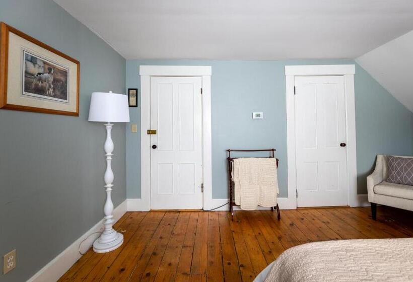 스탠다드 룸 킹사이즈 침대, Woodbridge Inn Bed & Breakfast
