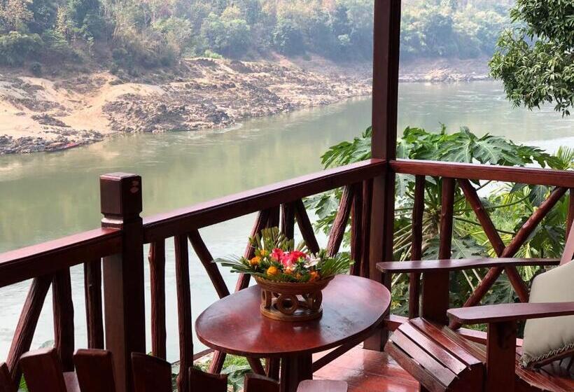 اتاق استاندارد سه تخته با چشمانداز, Mekong Riverside Lodge