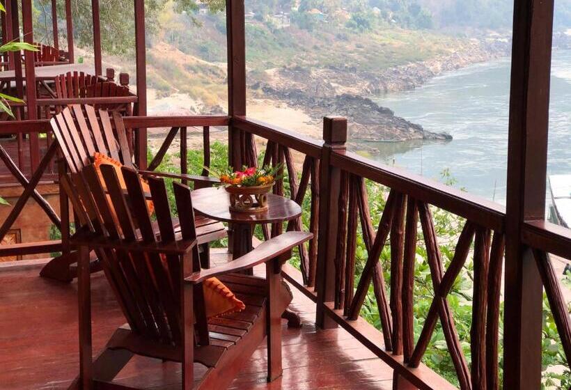 Трехместный Номер Стандарт с Видом, Mekong Riverside Lodge