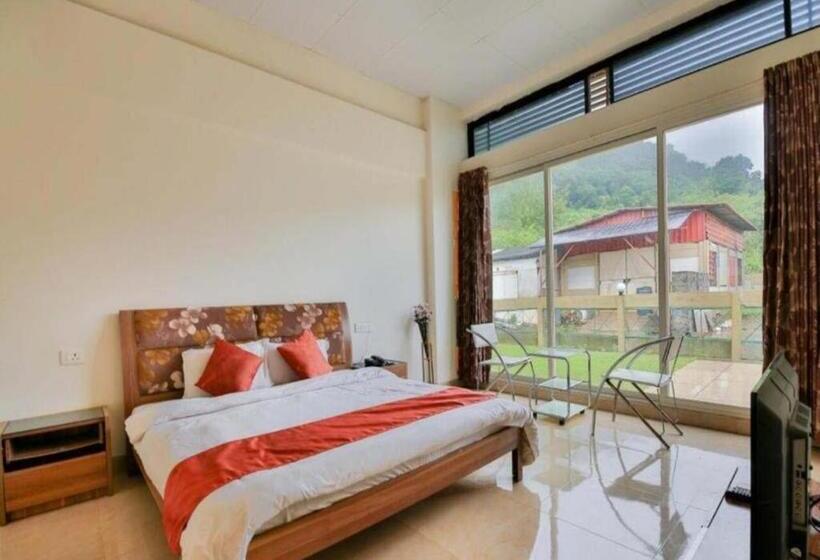 Вилла 3 Спальни, Rainforest Resort And Spa, Igatpuri